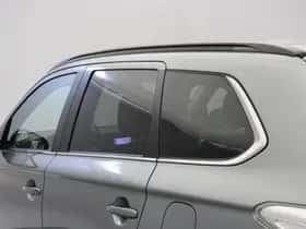 Mitsubishi Outlander (2013) thumbnail 35