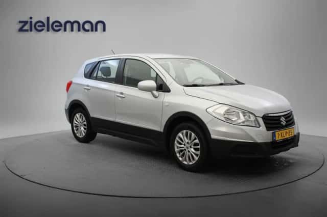 Suzuki SX4 S-Cross (2014) thumbnail 1