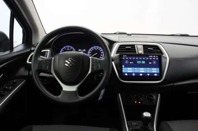 Suzuki SX4 S-Cross (2014) thumbnail 2