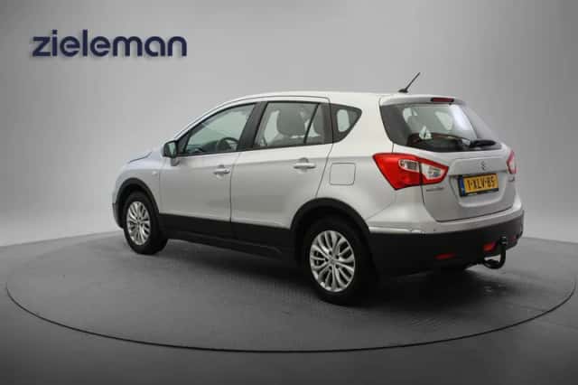Suzuki SX4 S-Cross (2014) thumbnail 3