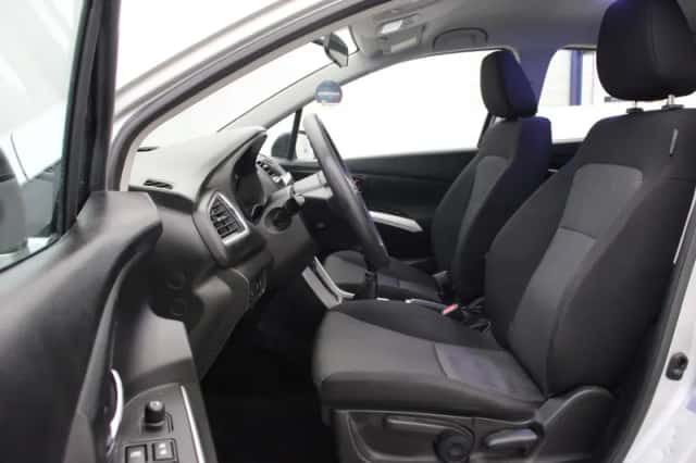 Suzuki SX4 S-Cross (2014) thumbnail 6