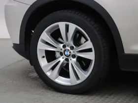 BMW X3 (2012) thumbnail 32