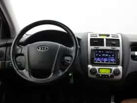 Kia Sportage (2009) thumbnail 3