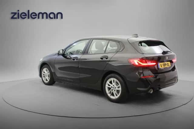 BMW 1-Serie (2021) thumbnail 2