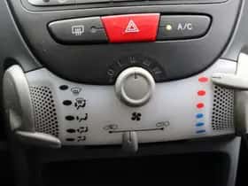 Peugeot 107 (2010) thumbnail 17