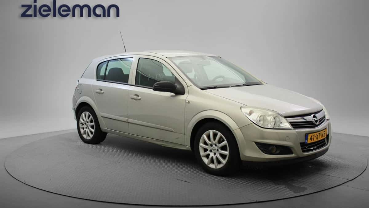 Opel Astra (2007) — foto 1