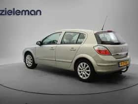 Opel Astra (2007) thumbnail 2