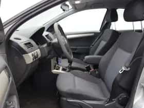 Opel Astra (2007) thumbnail 4