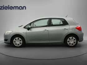 Toyota Auris (2009) thumbnail 14