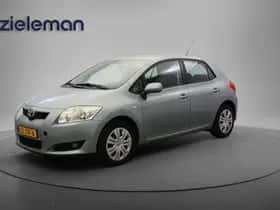 Toyota Auris (2009) thumbnail 15