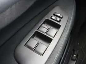 Toyota Auris (2009) thumbnail 25