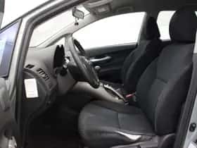 Toyota Auris (2009) thumbnail 6
