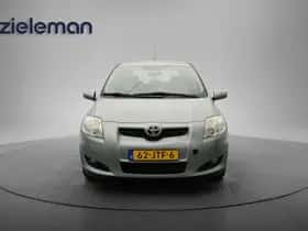 Toyota Auris (2009) thumbnail 10