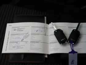Kia Ceed (2023) thumbnail 5