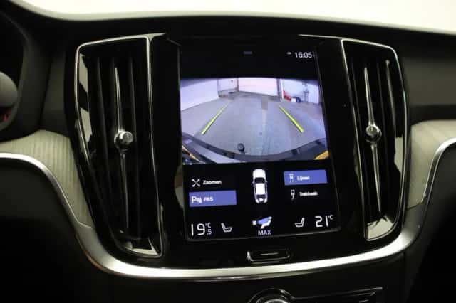 Volvo S60 (2022) thumbnail 6