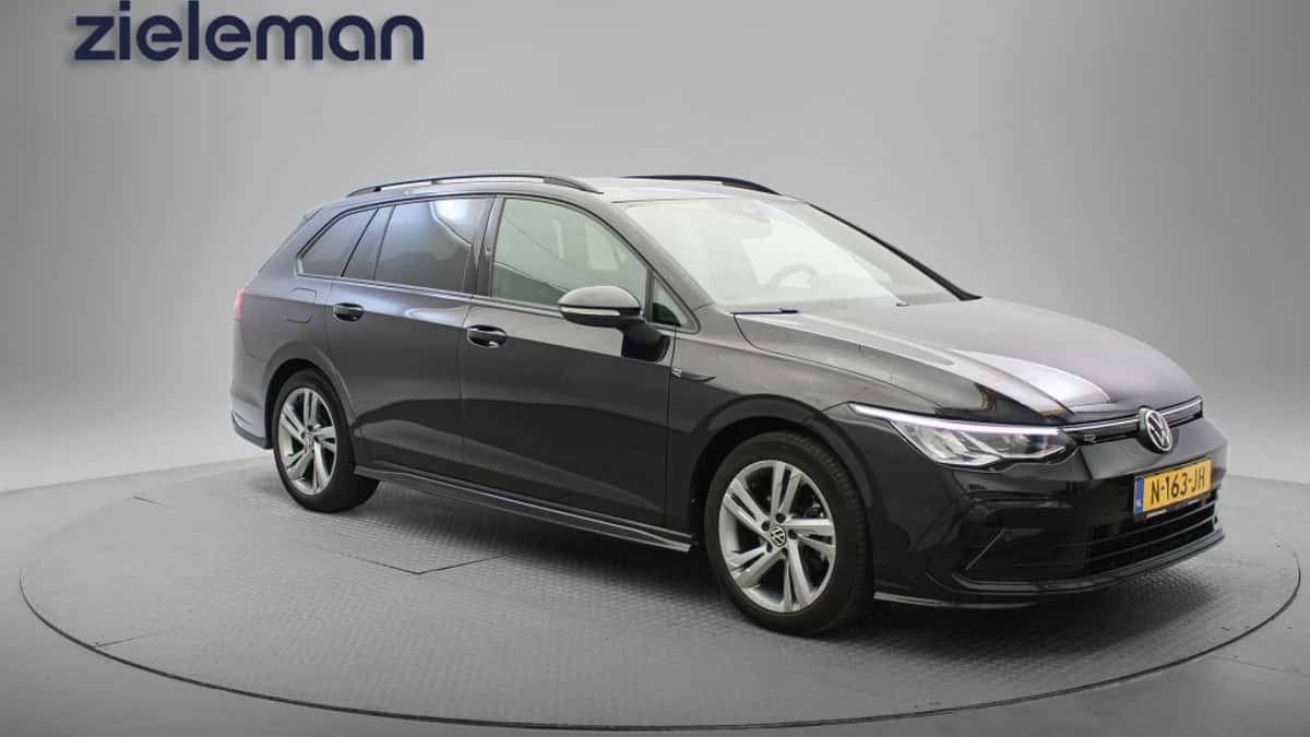 Volkswagen Golf (2021) — foto 1