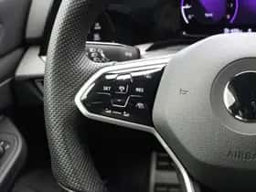 Volkswagen Golf (2021) thumbnail 20
