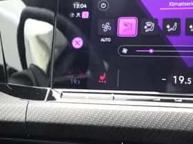 Volkswagen Golf (2021) thumbnail 6
