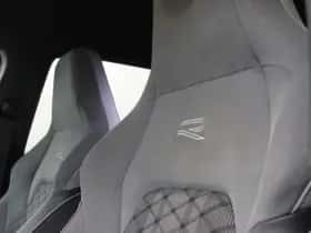 Volkswagen Golf (2021) thumbnail 8
