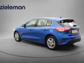 Ford Focus (2019) thumbnail 2