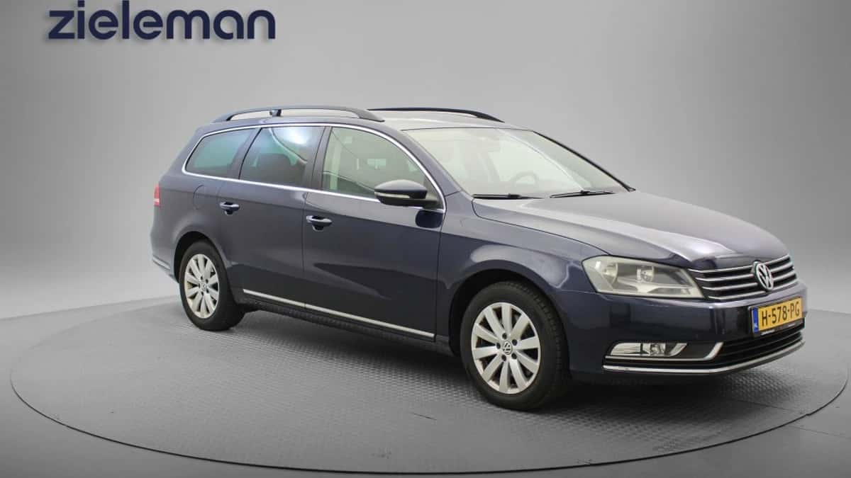 Volkswagen Passat (2012) — foto 1
