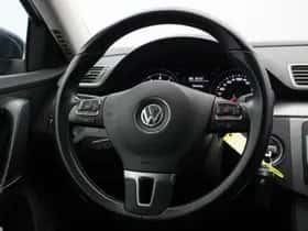 Volkswagen Passat (2012) thumbnail 16
