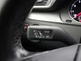 Volkswagen Passat (2012) thumbnail 20