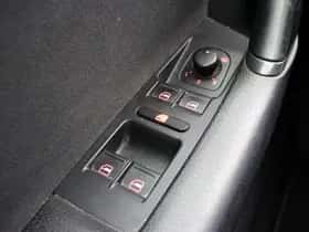 Volkswagen Passat (2012) thumbnail 25
