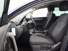 Volkswagen Passat (2012) thumbnail 5