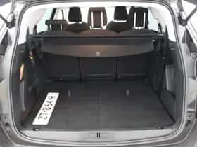 Peugeot 5008 (2019) thumbnail 8