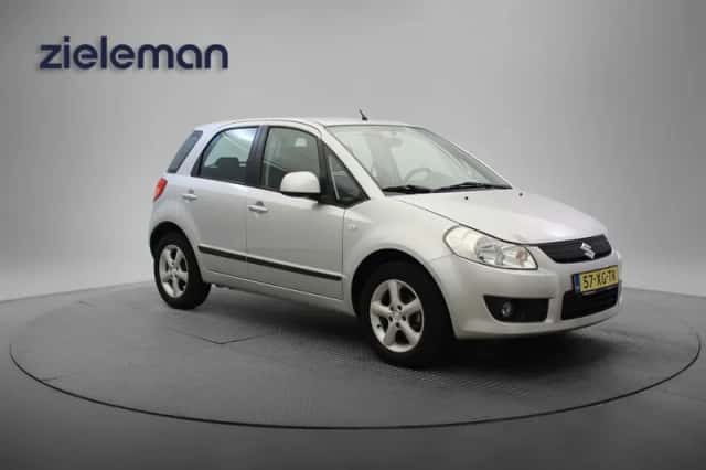 Suzuki SX4 (2007) thumbnail 2