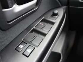 Suzuki SX4 (2007) thumbnail 25