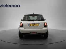 MINI Cooper (2011) thumbnail 13
