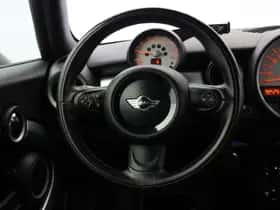 MINI Cooper (2011) thumbnail 16