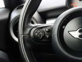 MINI Cooper (2011) thumbnail 17