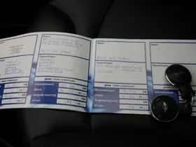 MINI Cooper (2011) thumbnail 4