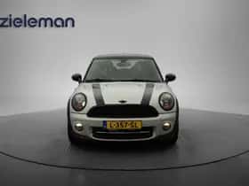 MINI Cooper (2011) thumbnail 10