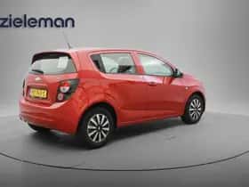 Chevrolet AVEO (2012) thumbnail 12