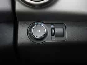 Chevrolet AVEO (2012) thumbnail 25