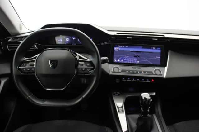 Peugeot 308 (2022) thumbnail 2