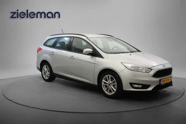 Ford Focus (2018) thumbnail 1