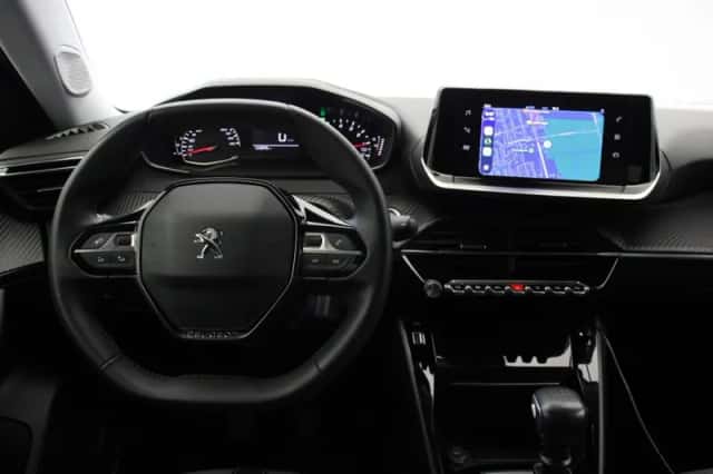 Peugeot 2008 (2021) thumbnail 3