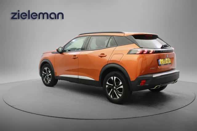 Peugeot 2008 (2021) thumbnail 2