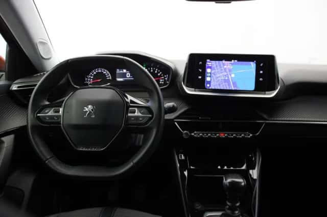 Peugeot 2008 (2021) thumbnail 3