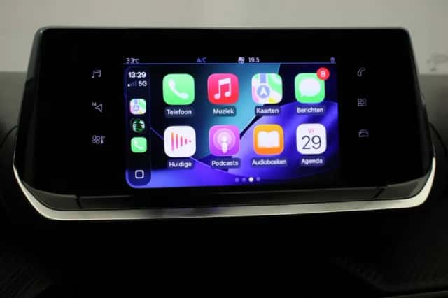 Peugeot 2008 (2021) thumbnail 6