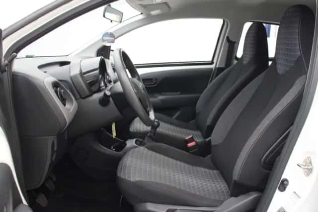 Peugeot 108 (2021) thumbnail 5