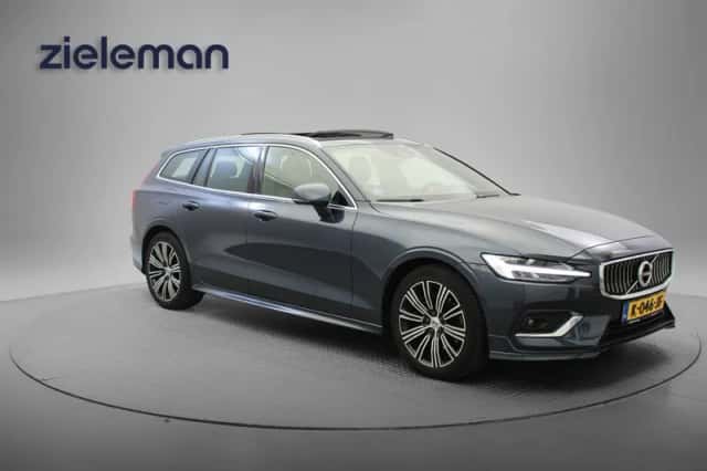 Volvo V60 (2021) thumbnail 1
