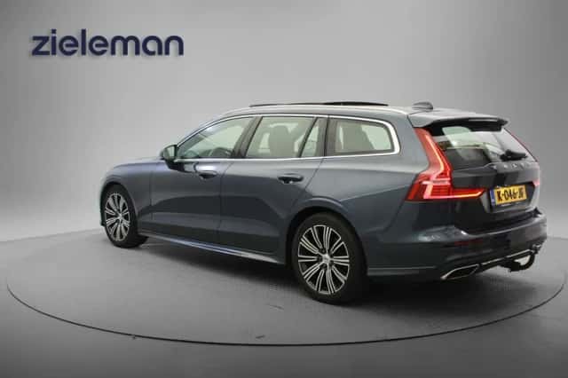 Volvo V60 (2021) thumbnail 3