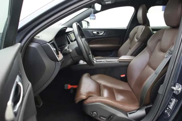 Volvo V60 (2021) thumbnail 6