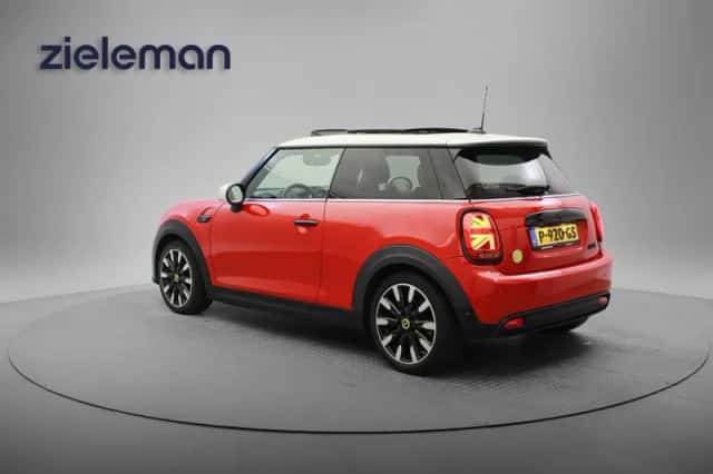 MINI Electric (2022) thumbnail 3